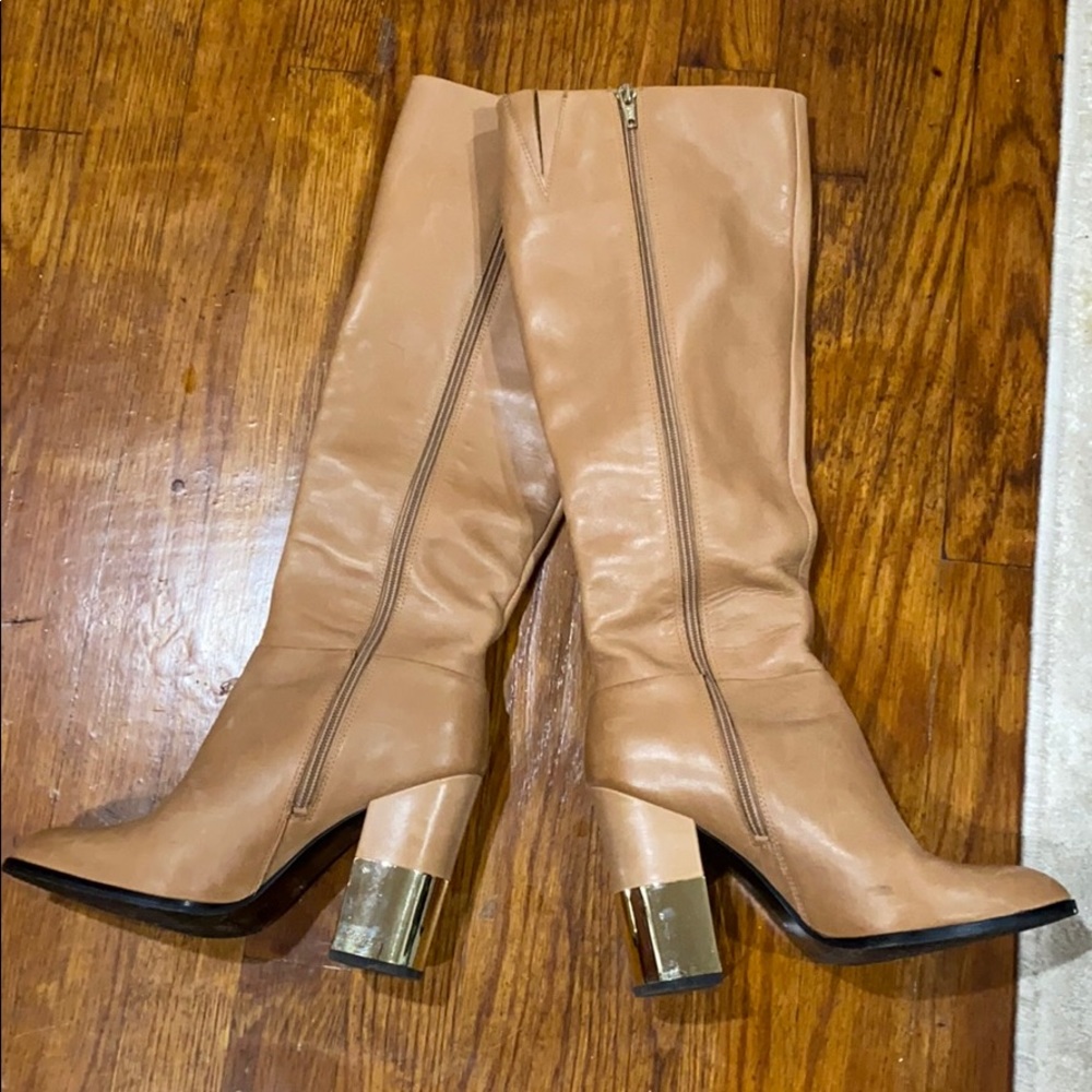 Beautiful boat  Leather